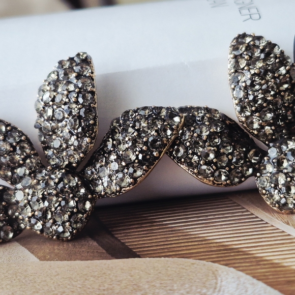 Sparkling Floral Earrings - Picture 2 of 12